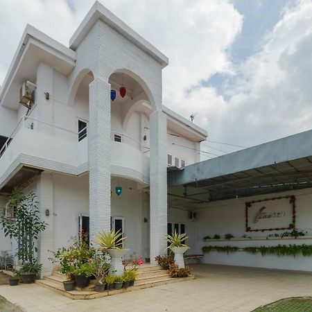 RedDoorz Syariah near Museum Tsunami Aceh 2 Geutieue Exterior foto